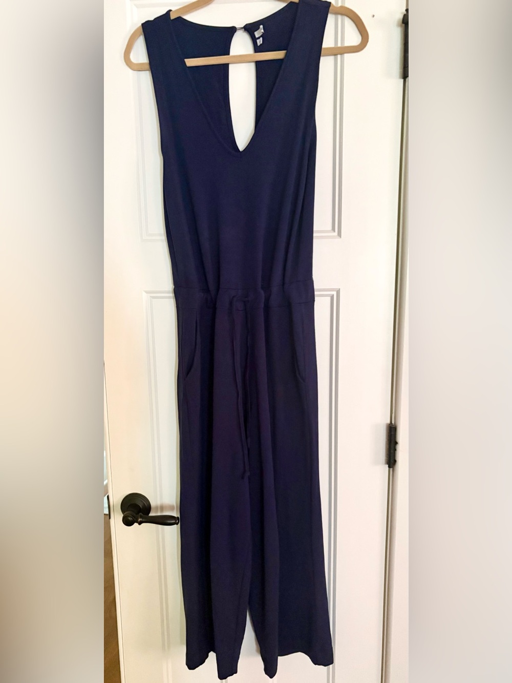 Quince- Modal Jumpsuit in NAVY.
Sleeveless Romper with Drawstring Waist, S